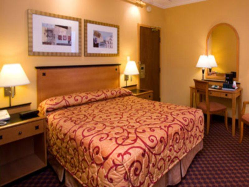 Howard Johnson By Wyndham Vancouver Downtown Εξωτερικό φωτογραφία