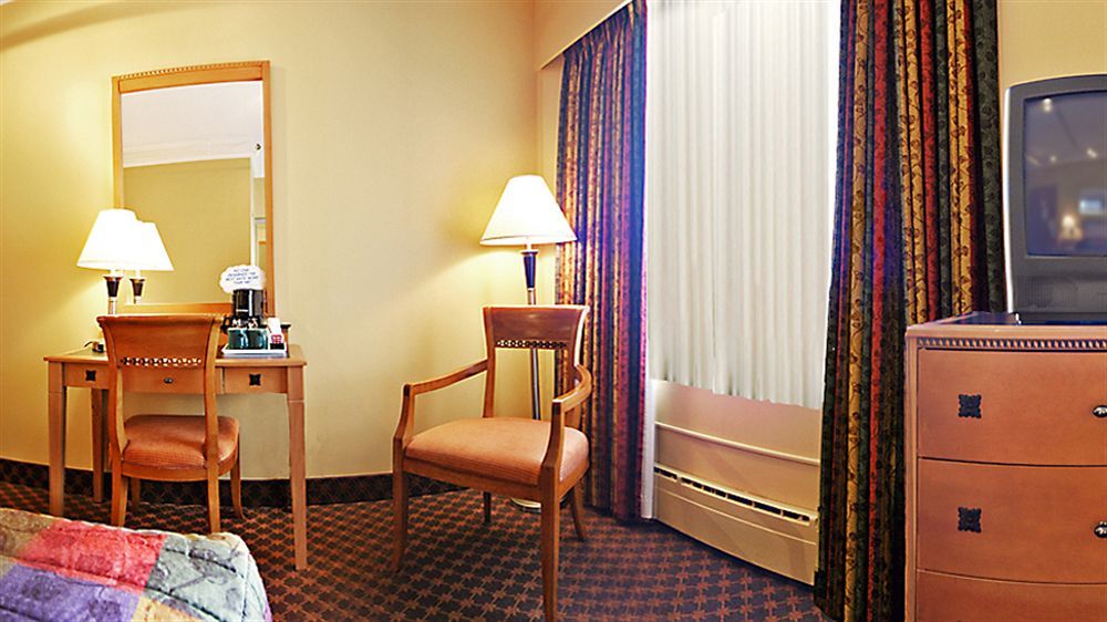 Howard Johnson By Wyndham Vancouver Downtown Εξωτερικό φωτογραφία